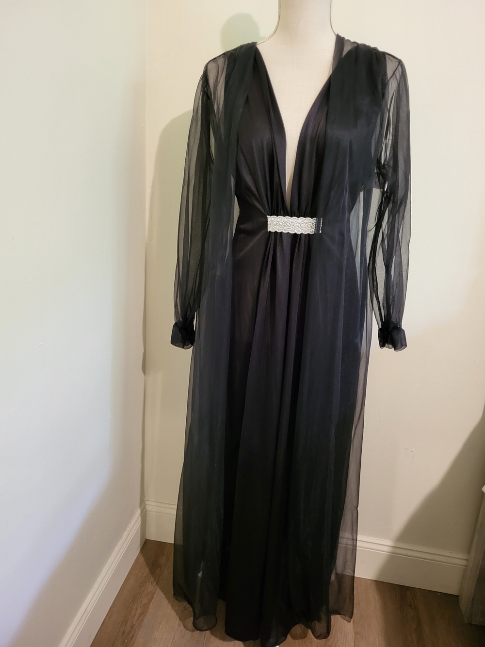 VTG Black Sheer Peignoir Set Robe w/Bishop Sleeves Deep V Gown  W/Silver Waist